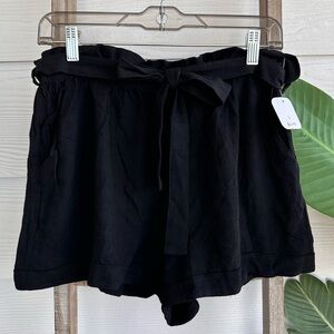 Women's Black Linen Shorts